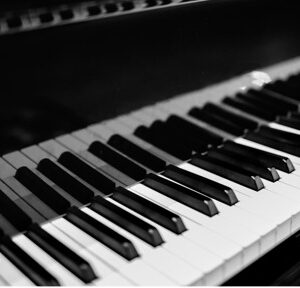 Keyboards and Pianos